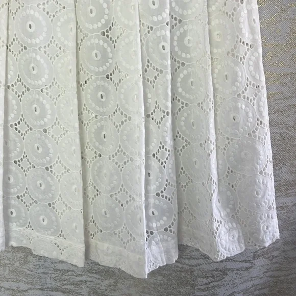 Banana Republic White Cotton Eyelet Lace Skirt Size 4 - Picture 4 of 13